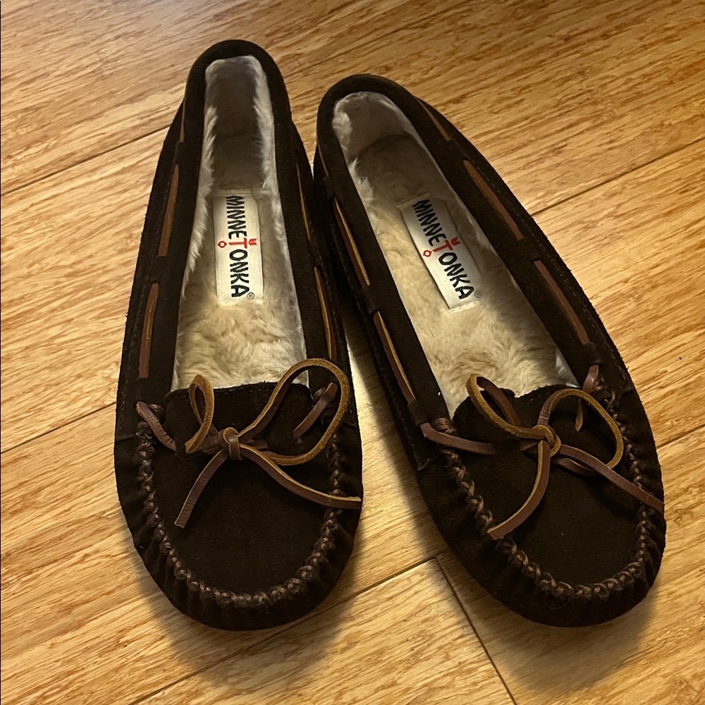 Minnetonka Cally slippers NEW